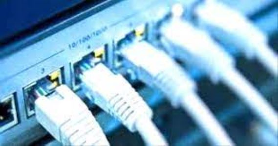 انقطاع خدمة الانترنت عن أربع محافظات يمنية بسبب عمل تخريبي