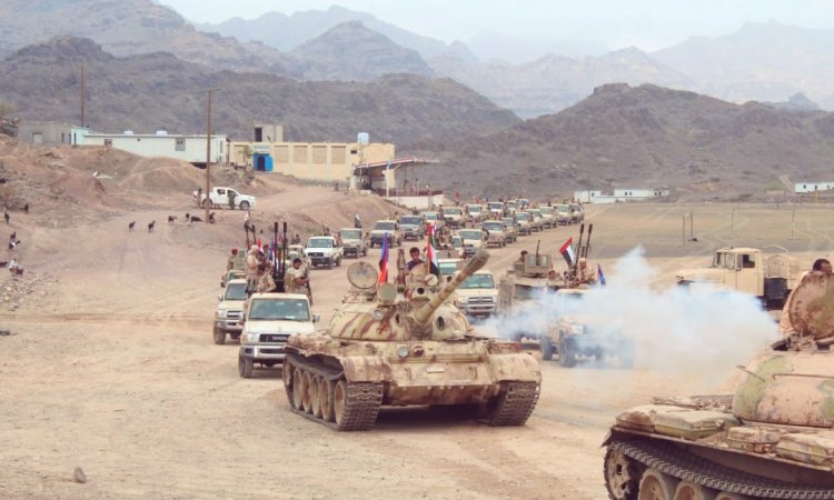 القوات الحكومية تسيطر على أولى مديريات عدن واللواء الخامس يتمرد على الانتقالي