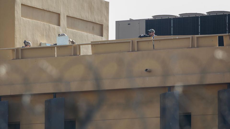 سقوط صاروخين قرب السفارة الأمريكية في بغداد