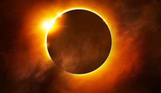 غداً الخميس .. كسوف حلقي وجزئي للشمس وأطباء عيون يحذرون