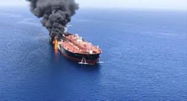هجوم على سفينة شحن إيرانية في البحر المتوسط وطهران تتهم اسرائيل