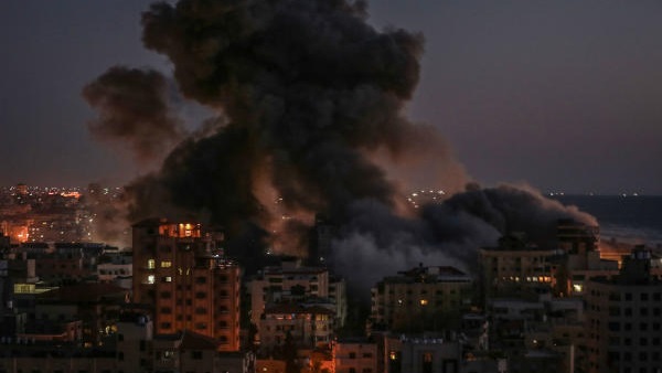 30 شهيد بينهم 10 أطفال و203 مصاب جراء القصف الإسرائيلى على غزة