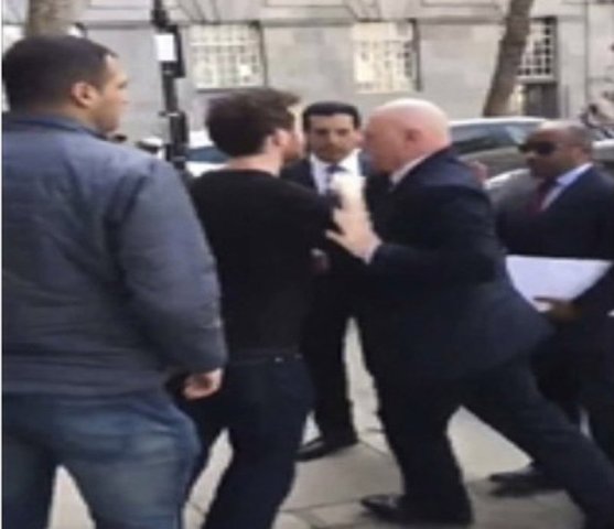 صورة تظهر لحظة الاعتداء على عسيري في لندن