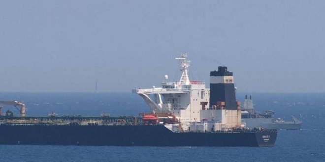 بريطانيا تحتجز ناقلة نفط إيرانية في جبل طارق وطهران تهدد بالرد بالمثل