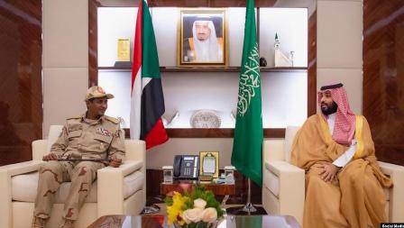 نائب رئيس المجلس العسكري السوداني يلتقي بن سلمان بالسعودية